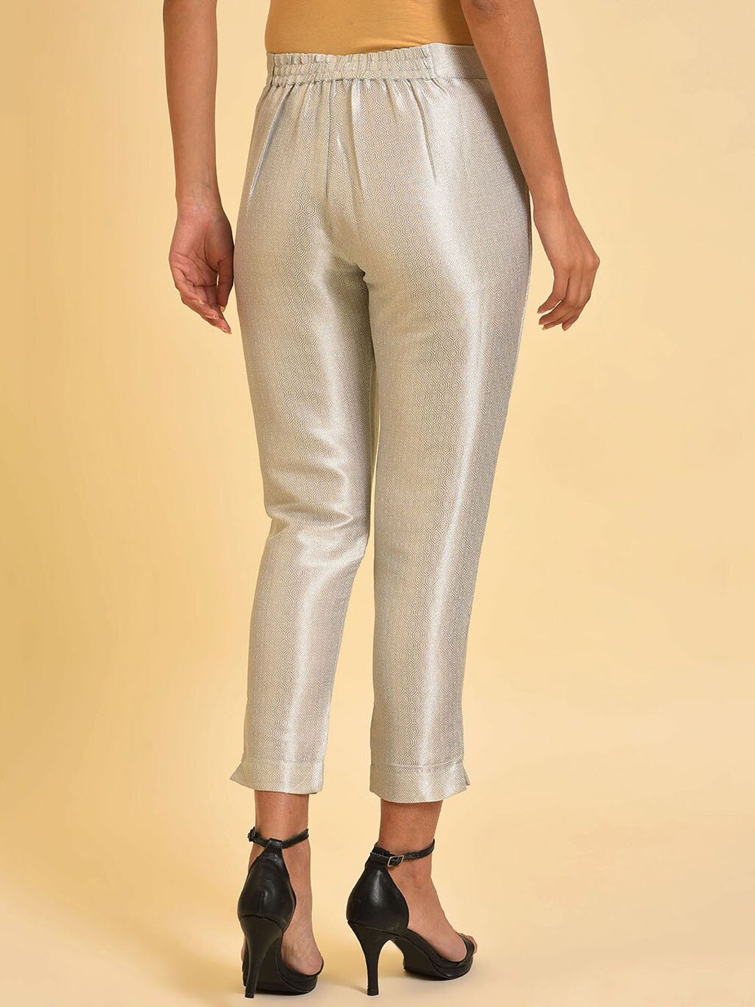 W Women Silver-Toned Comfort Slim Fit Cropped Trousers