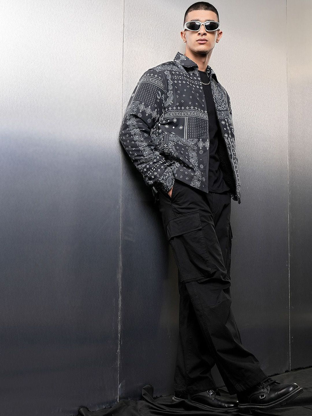 HIGHLANDER Men Crop Denim Jacket with Patchwork