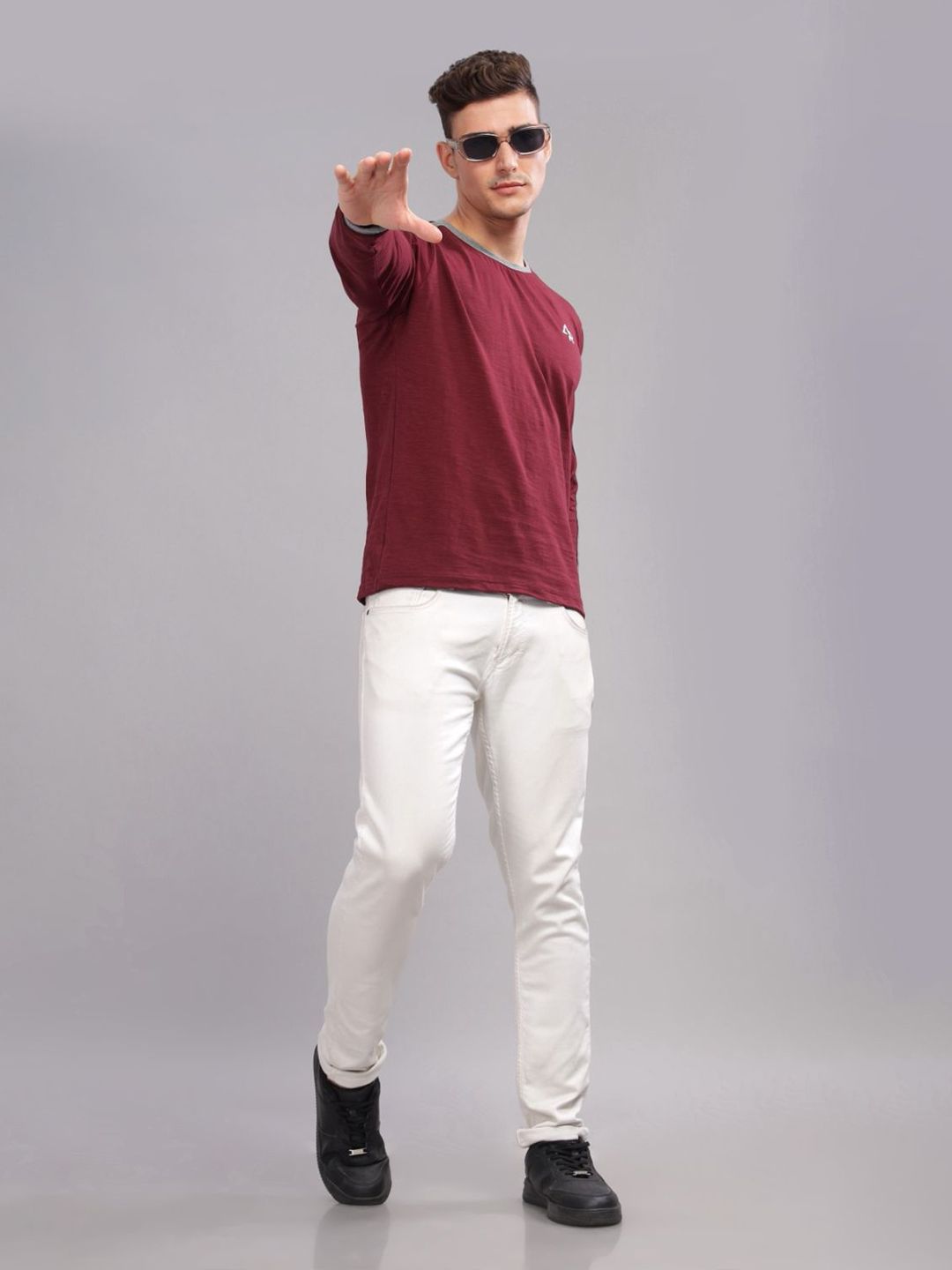 ADRO Men Solid Round Neck T-shirt