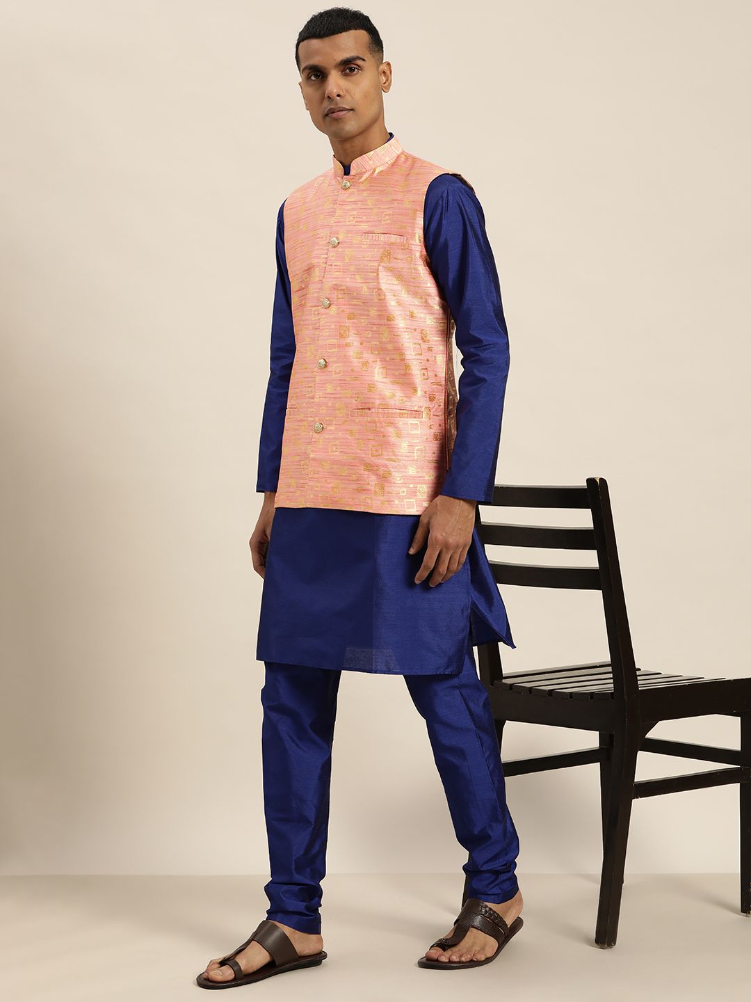 SOJANYA Kurta Biru Laut Lelaki dengan Churidar dengan Jaket Nehru