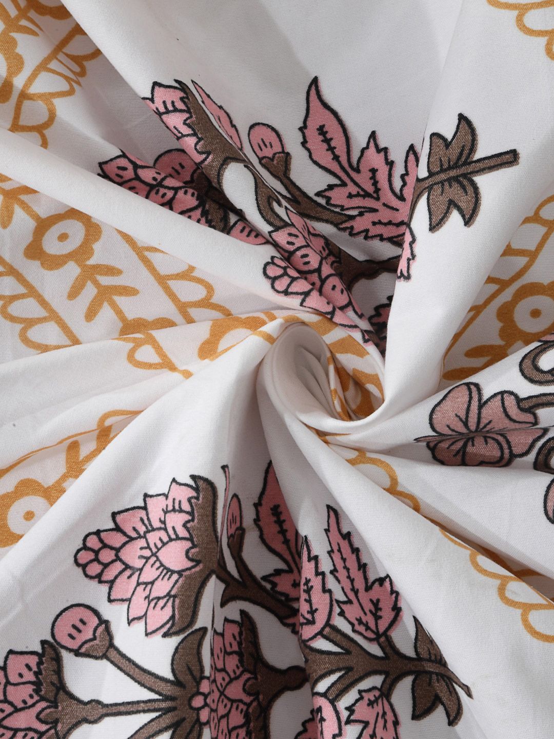 KLOTTHE Motif Etnik Putih Policotton 300 TC Dilengkapi Cadar King Superfine dengan 2 Sarung Bantal-98 x 89 inci