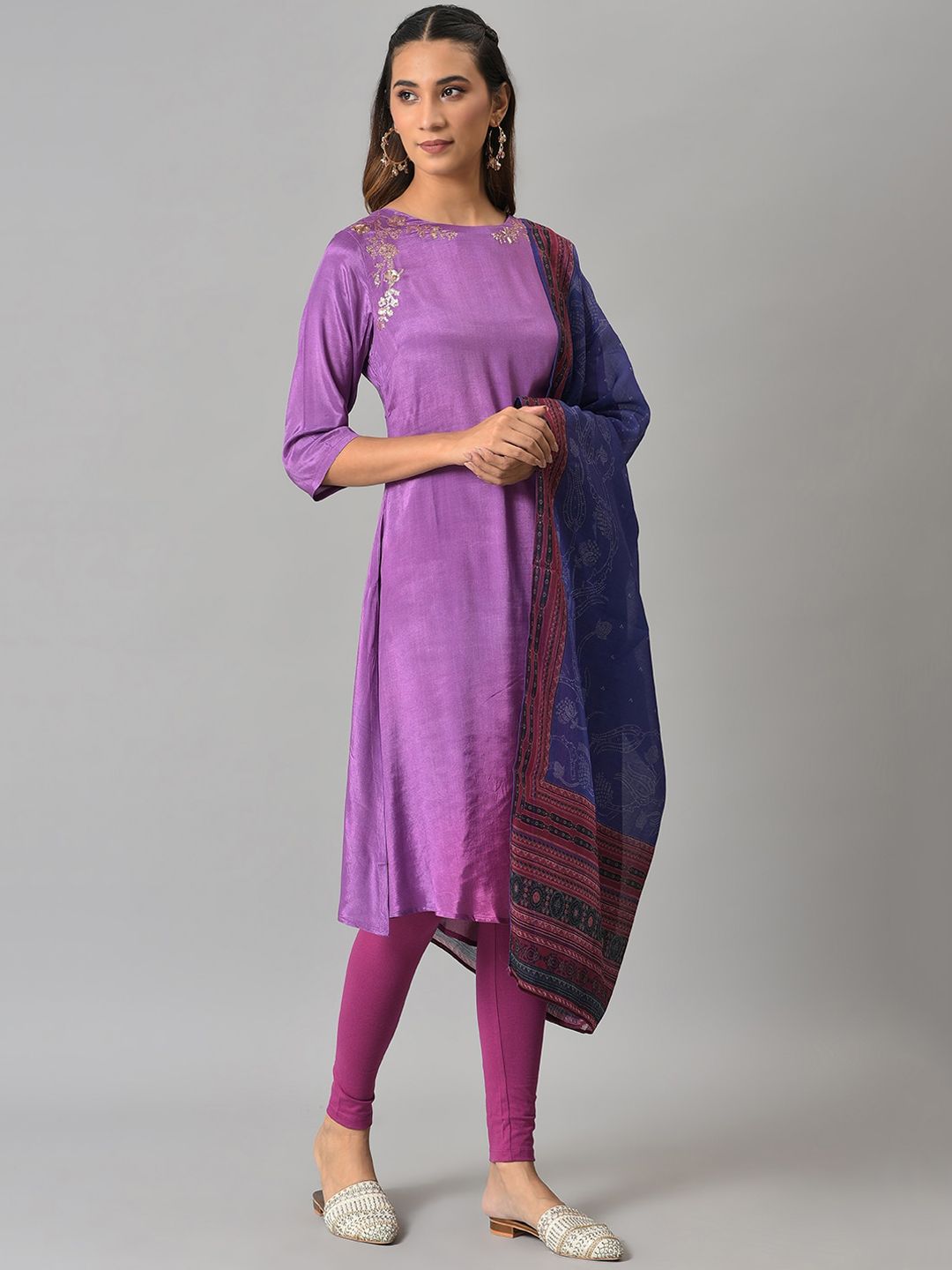 W Women Ethnic Motifs Sequinned Kurta With Dupatta