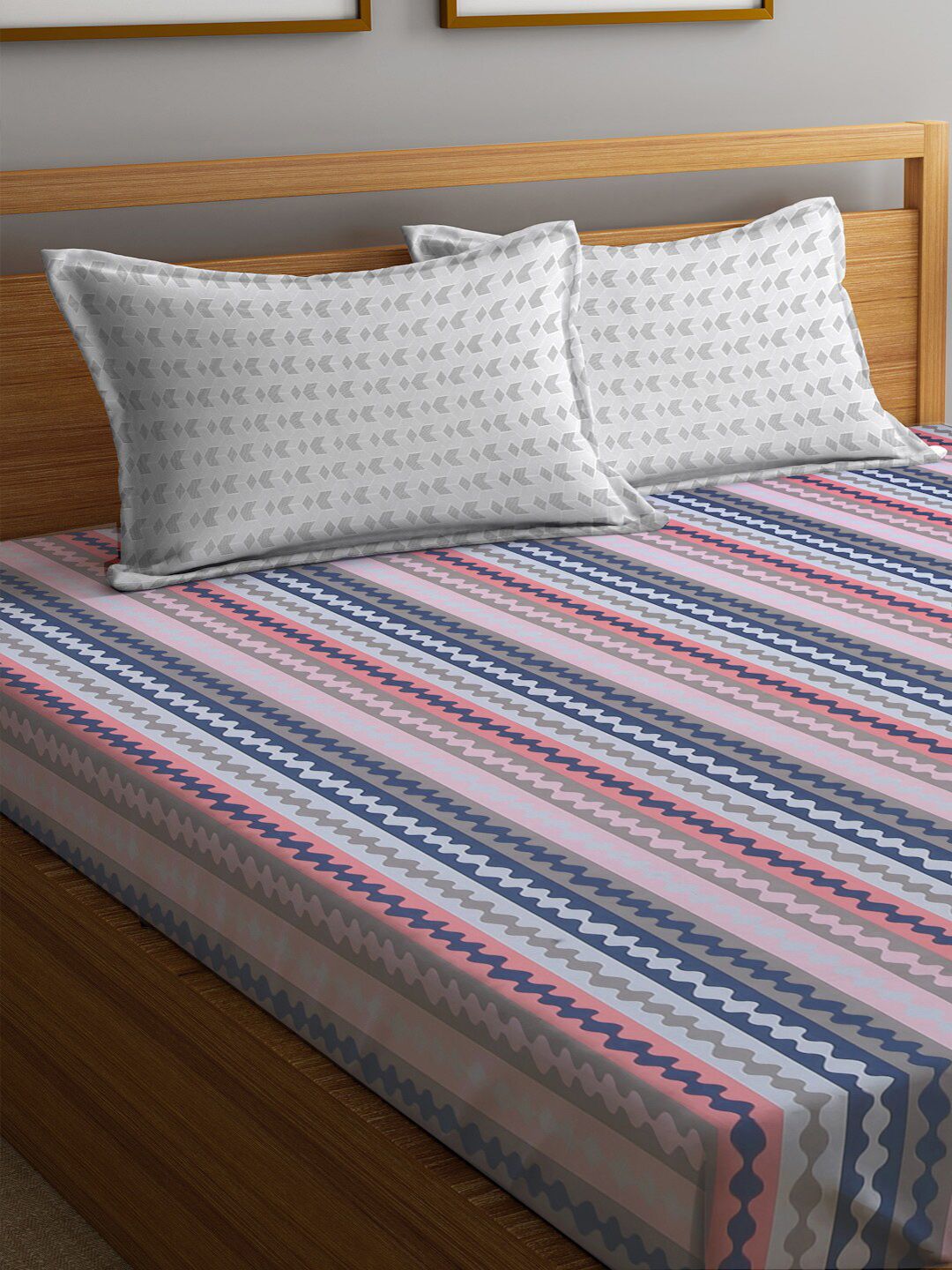 KLOTTHE Blue & Pink Printed 300TC Fitted Double King Bedsheet With 2 Pillow Covers