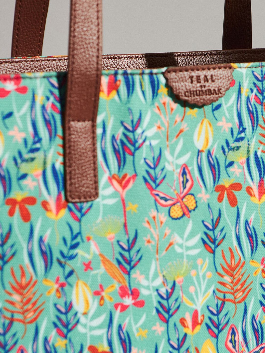 TEAL BY CHUMBAK Printed Oversized Shopper Tote Bag