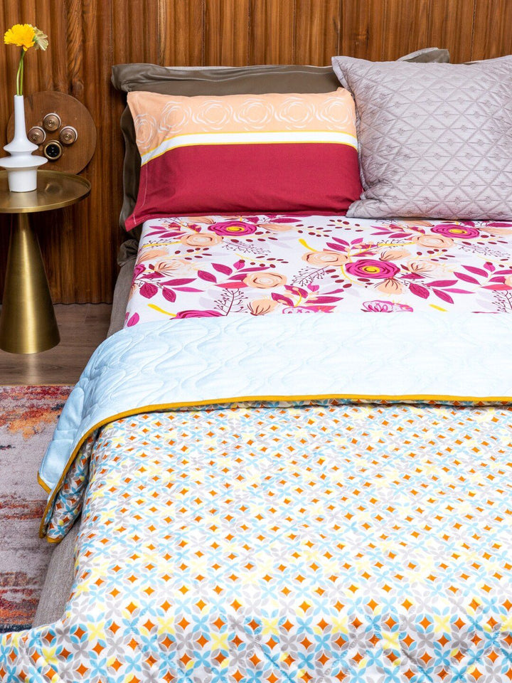 URBAN SPACE Divine Pink Floral 144 TC Pure Cotton Queen Bedsheet With 2 Pillow Covers