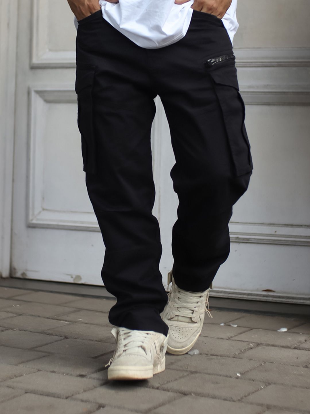 Powerlook Men Black Clean Look Pure Cotton Cargo Jeans