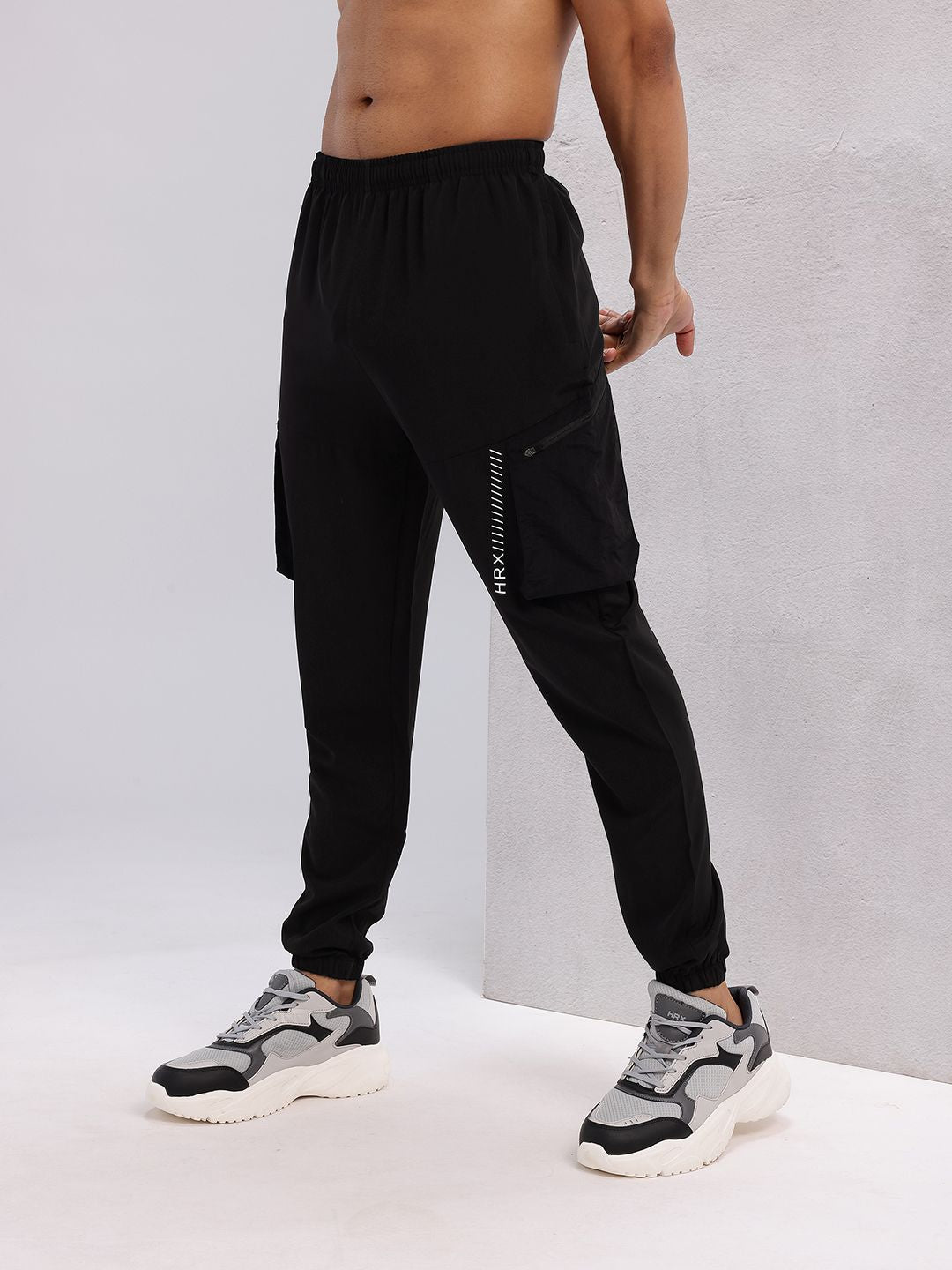 HRX by Hrithik Roshan Men Mid-Rise Rapid-Dry Training Cargo-Style Joggers