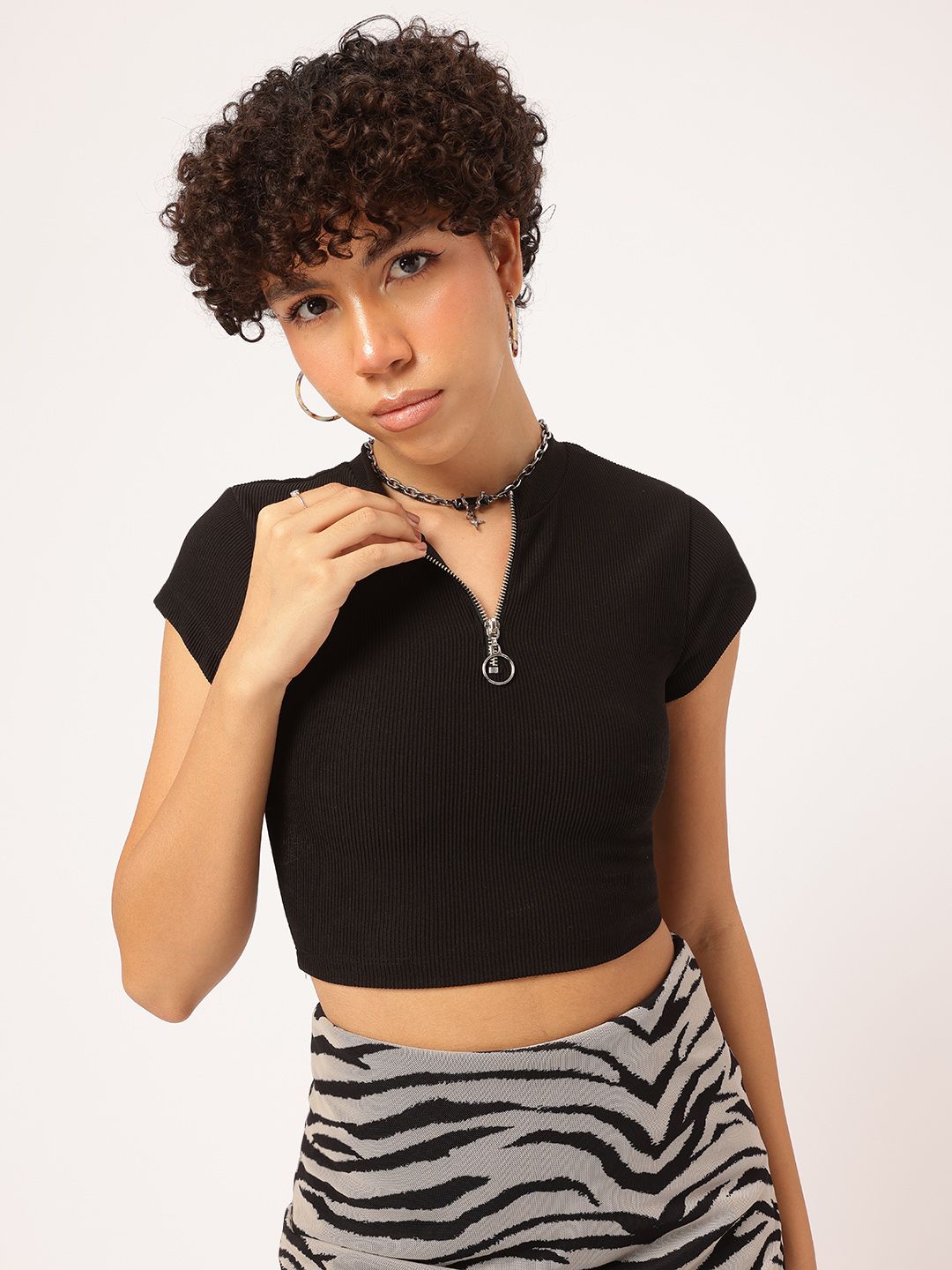 DressBerry Effortless Chic Ribbed Crop Top