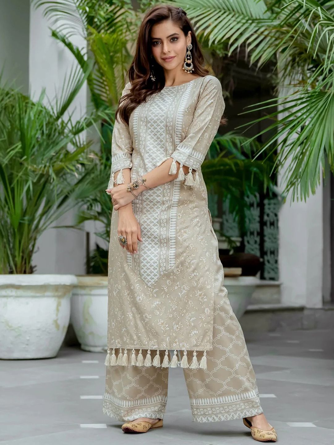 Rustorange Women Floral Printed Boat Neck Kurta with Palazzos