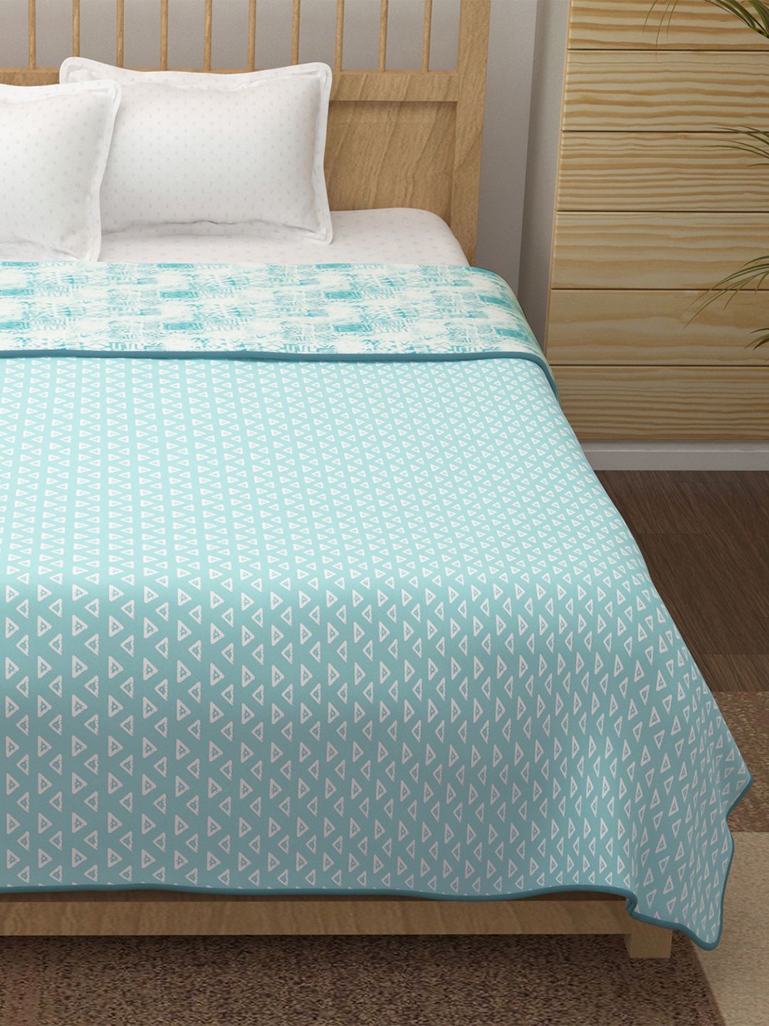 Story@home Blue & White Printed AC Room 150 GSM Reversible Cotton Double Bed Dohar