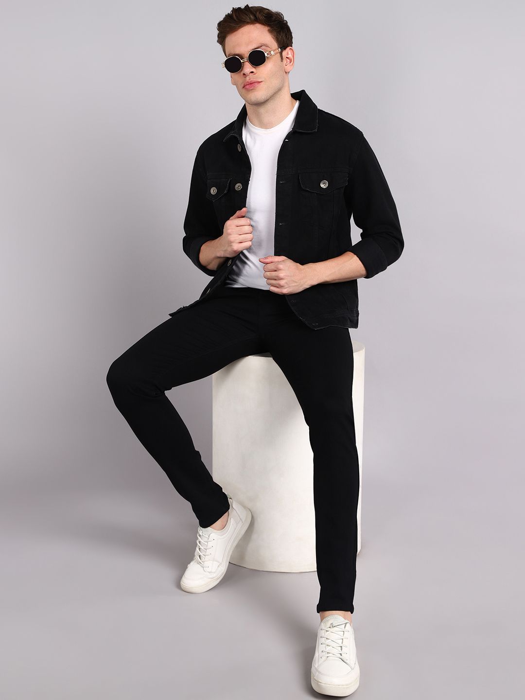 Urbano Fashion Men Black Slim Fit Mid-Rise Clean Look Stretchable Jeans