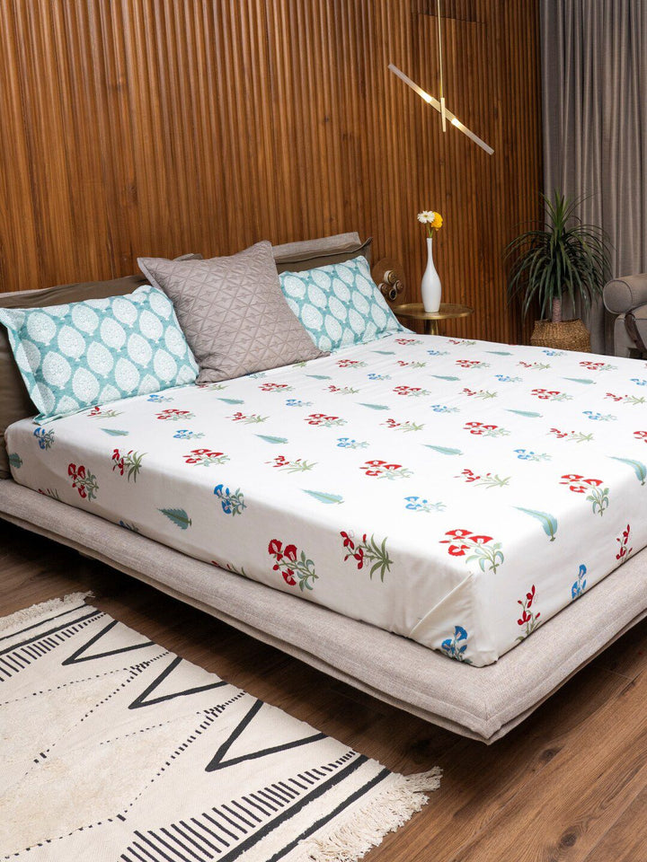 URBAN SPACE Regal White & Red Floral 220 TC Cotton Queen Bedsheet With 2 Pillow Covers