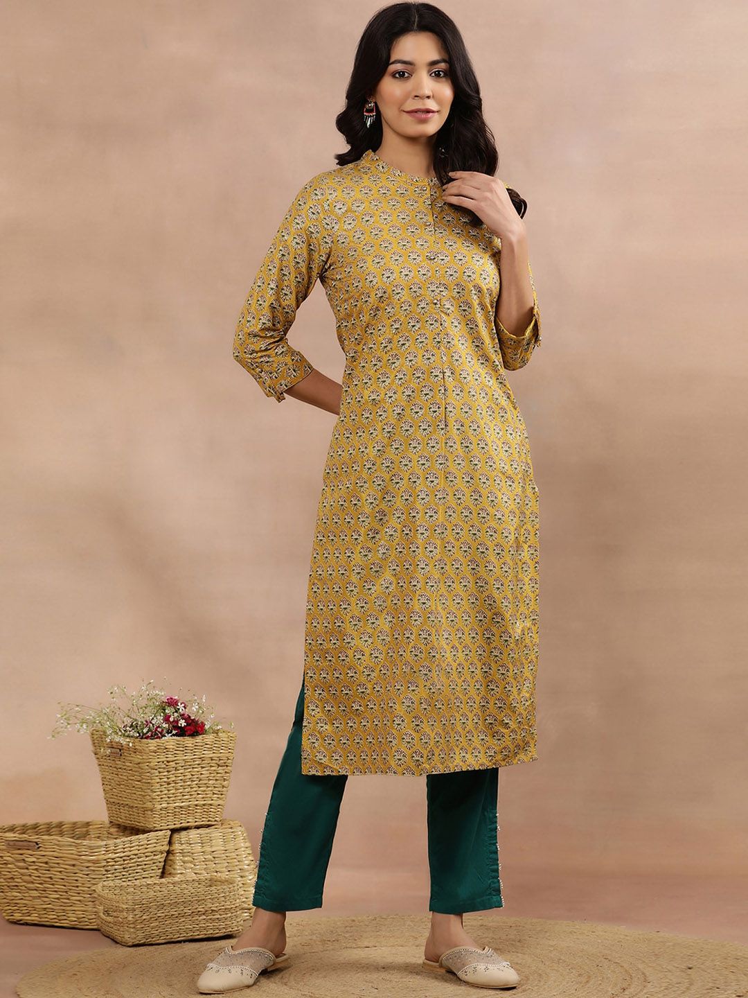 W Ethnic Motifs Printed Regular Thread Work Kurta with Trousers