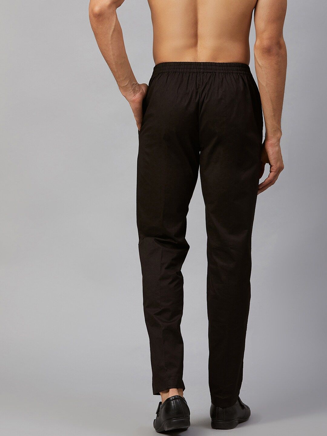See Designs Men Black Solid Pyjamas