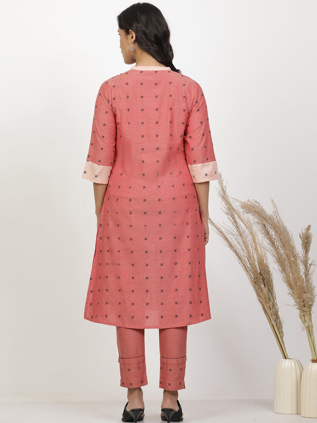 W Ethnic Motifs Embroidered Regular Thread Work Kurta with Trousers