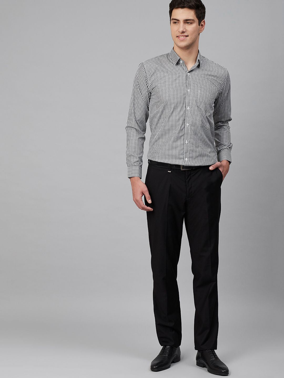 DENNISON Men Black & White Comfort Regular Fit Checked Formal Shirt