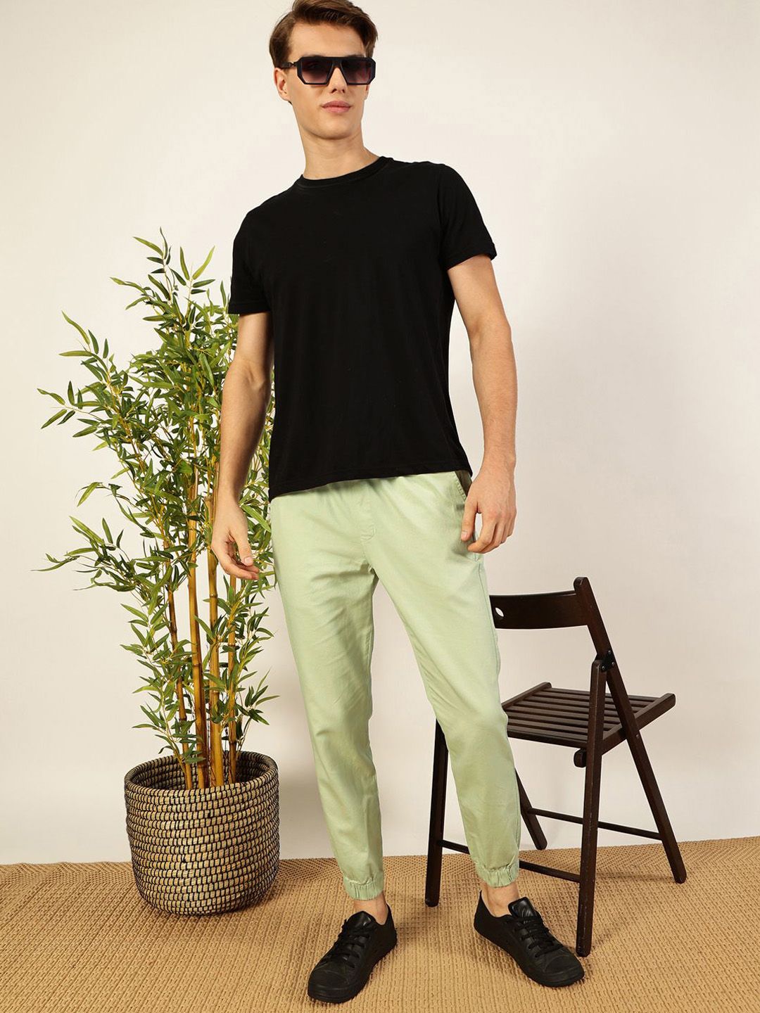 Thomas Scott Men Regular Fit Classic Easy Wash Mid-Rise Woven Joggers
