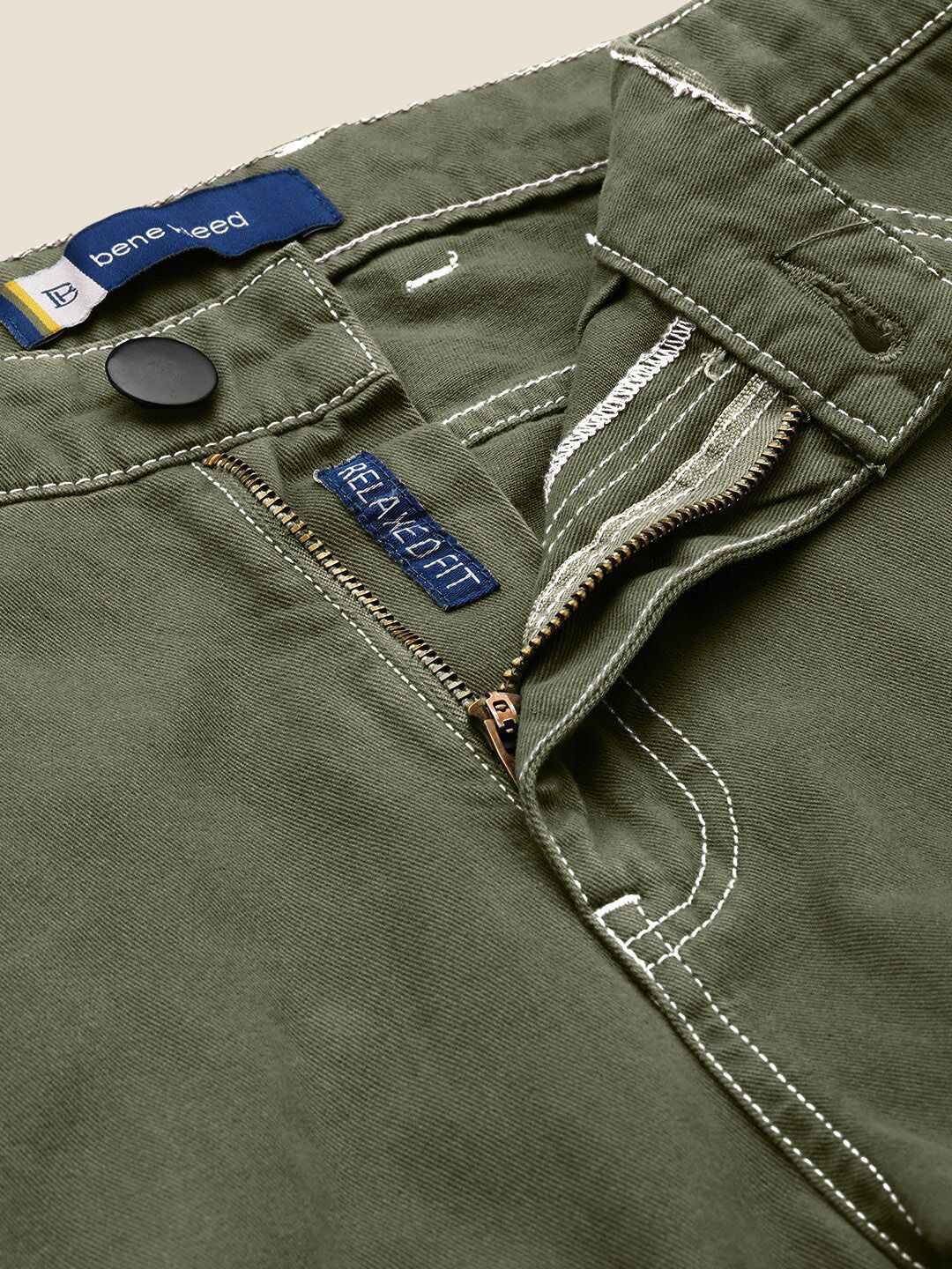Bene Kleed Men Relaxed Fit Cargo Trousers With Contrast Stitch