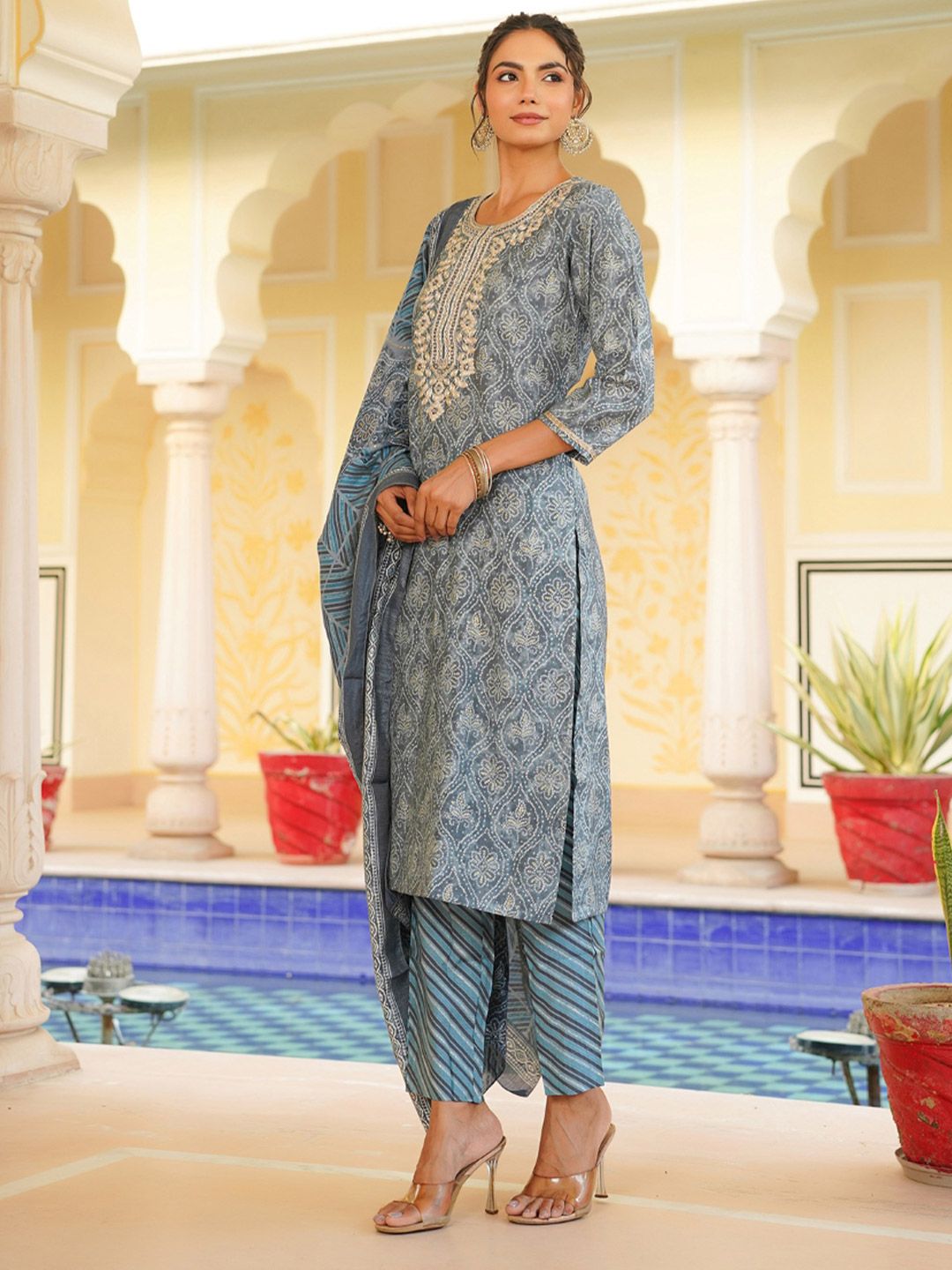 KALINI Floral Printed Regular Kurta With Trousers & Dupatta