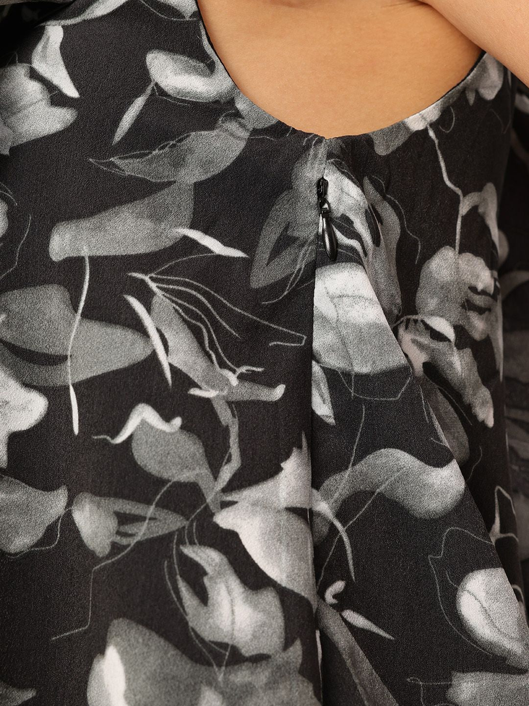 DressBerry Confident Cutie Floral Printed One-Shoulder Monochrome Layered Mini Dress