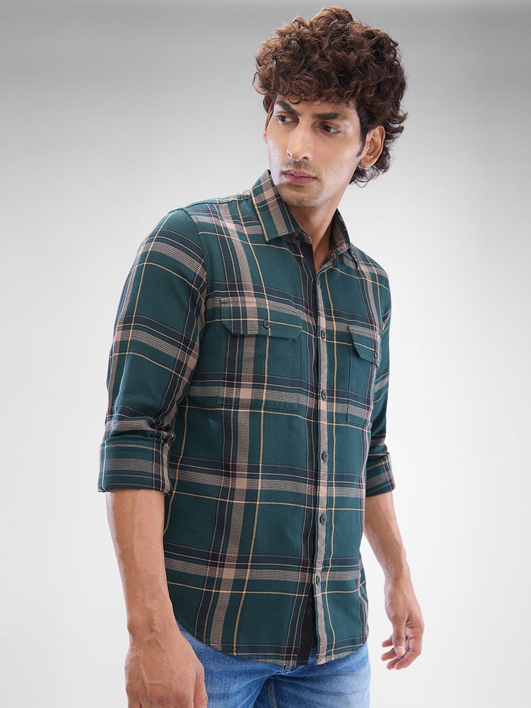 SPYKAR Men Slim Fit Opaque Checked Spread Collar Casual Shirt