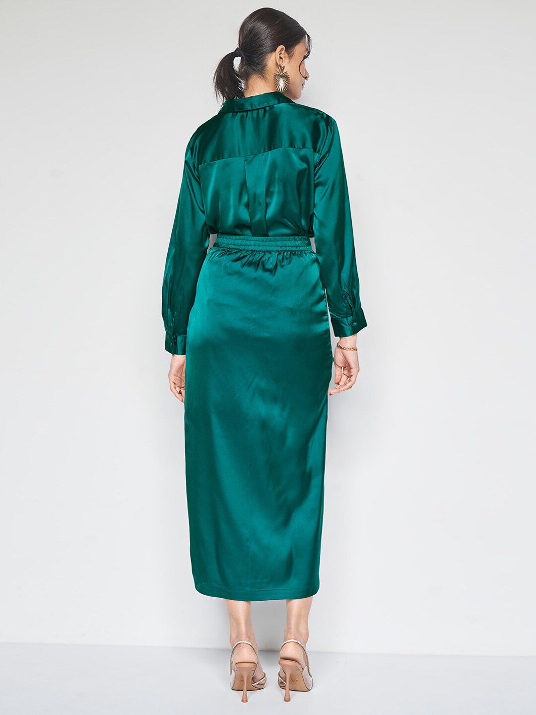 AND Collar Neck Shirt & Mid -Rise Skirt Co-Ords