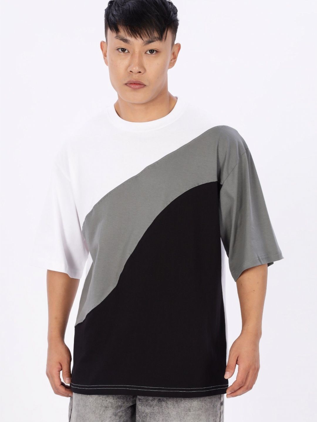 Eszett Colourblocked Drop Shoulder Sleeves Cotton Oversized Fit T-shirt