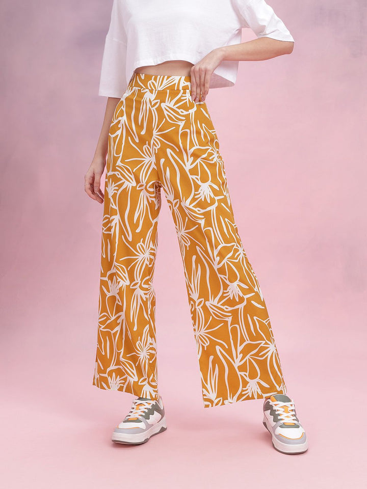 DressBerry Women Floral Printed High-Rise Trousers
