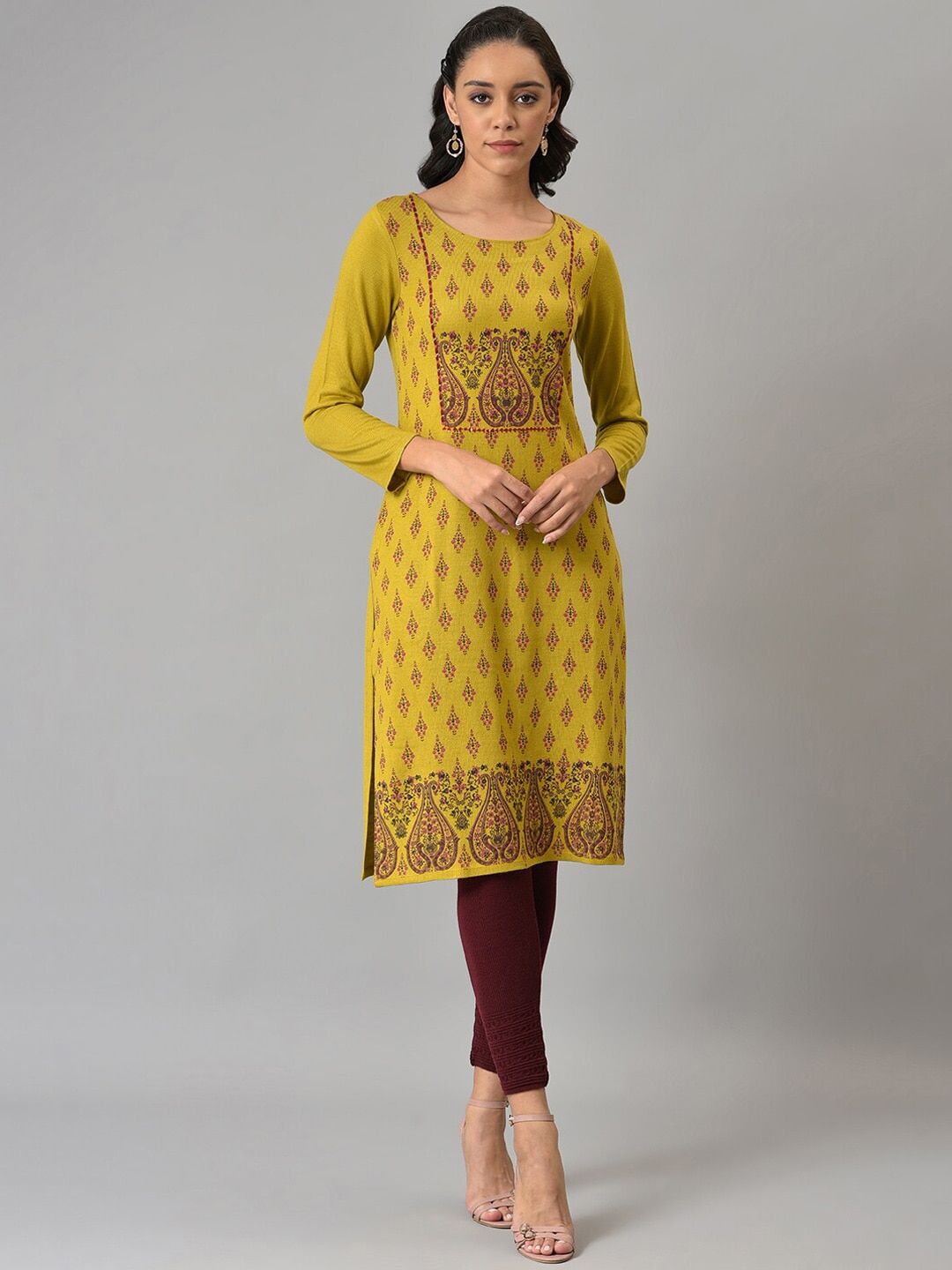 W Women Green Paisley Embroidered Keyhole Neck Flared Sleeves Kurta