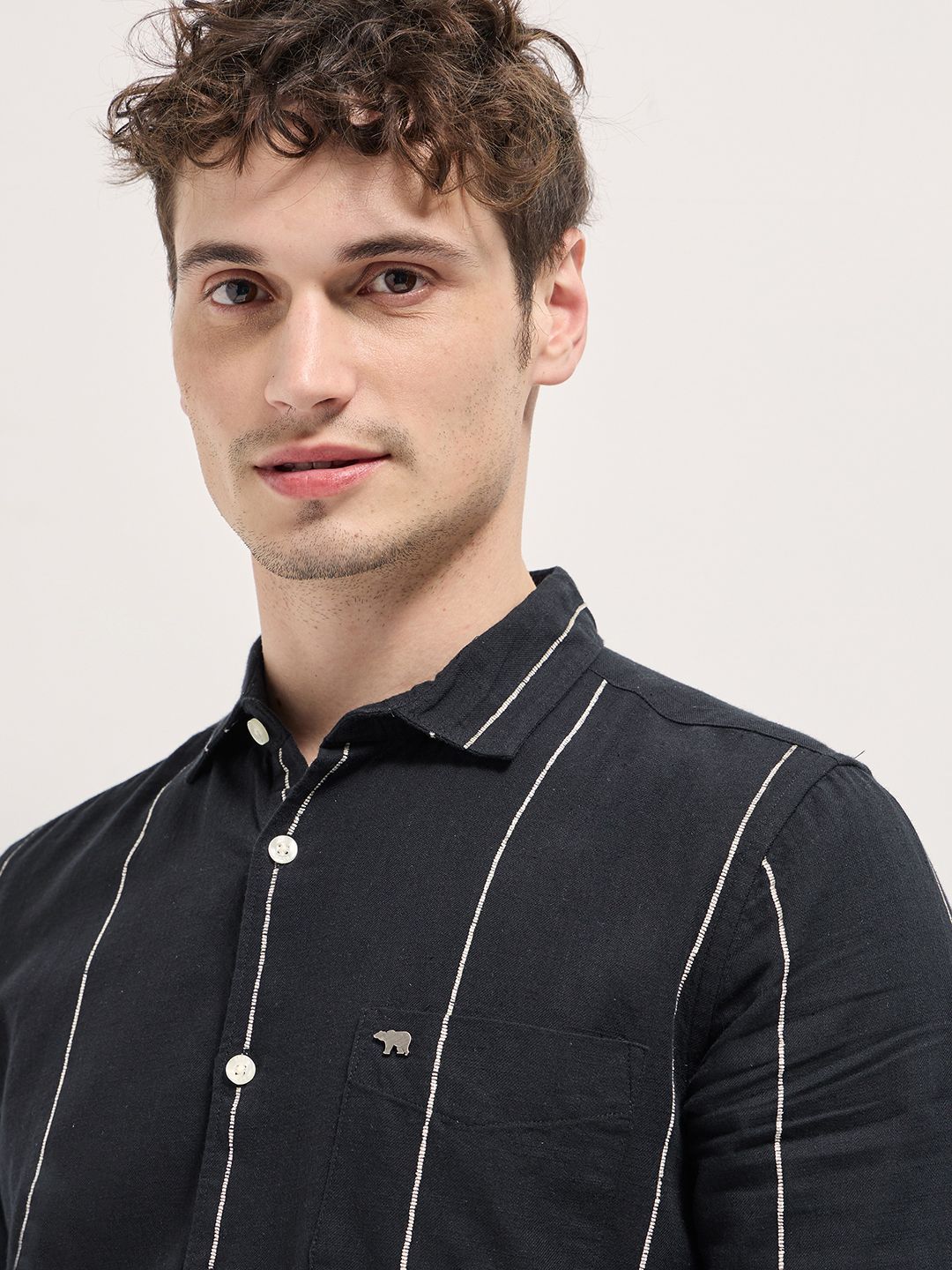 THE BEAR HOUSE Men Spread Collar Vertical Striped Cotton Casual Shirt