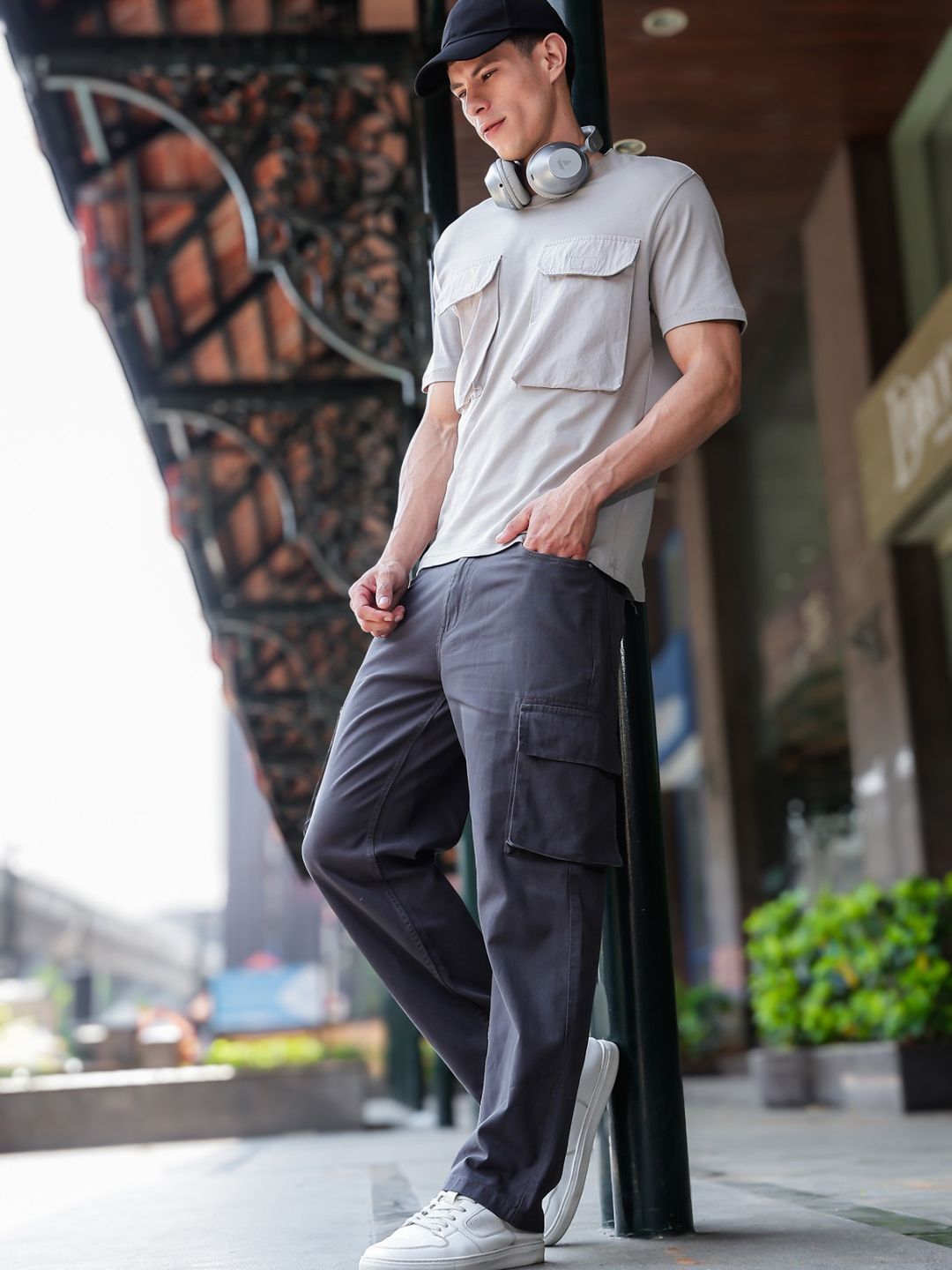 Eszett Men Easy Wash Cargos Seluar