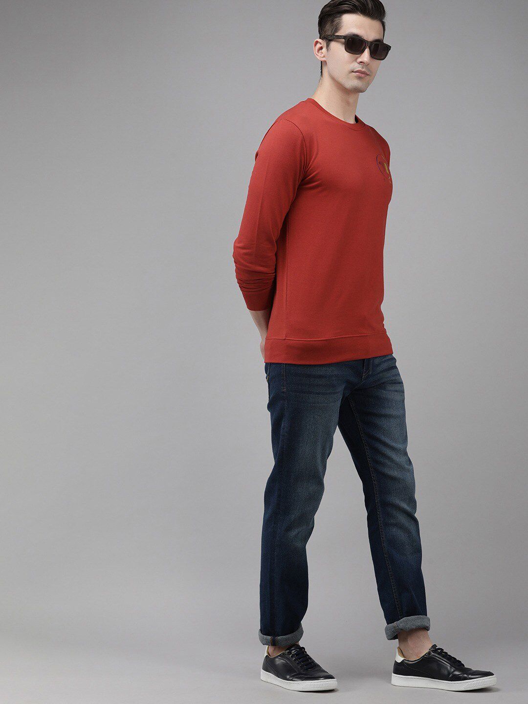 THE BEAR HOUSE Men Solid Slim Fit Pure Cotton T-shirts