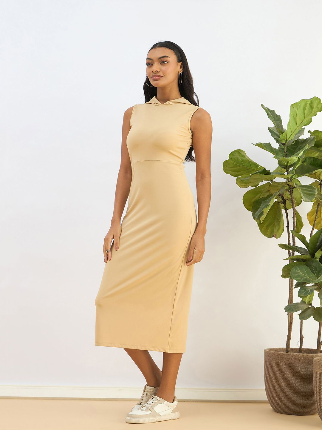 SASSAFRAS BASICS Bodycon Hooded Midi Dress