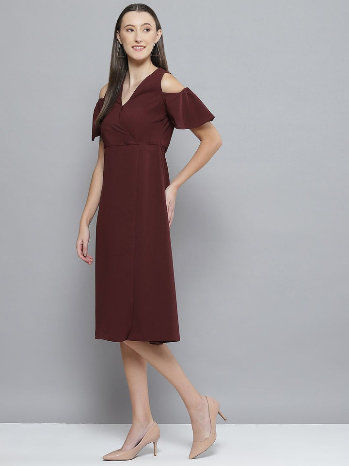 DENNISON Maroon Solid Cold-Shoulder Sleeves Crepe Dress