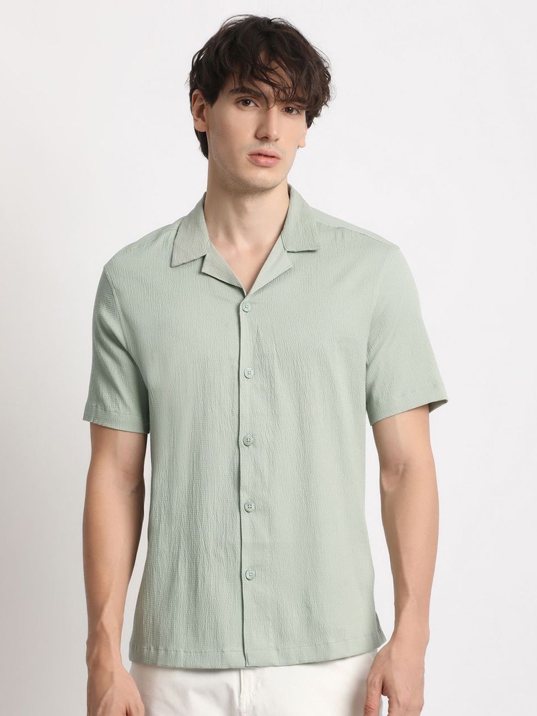 THE BEAR HOUSE Cuban Collar Seersucker Weave Casual Shirt