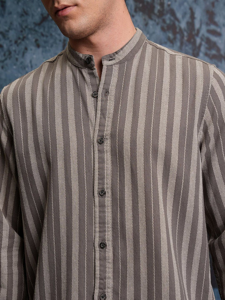 Locomotive Men Grey Mock Lino Dobby Textured Striper Stand-Up Collar Regular Shirt