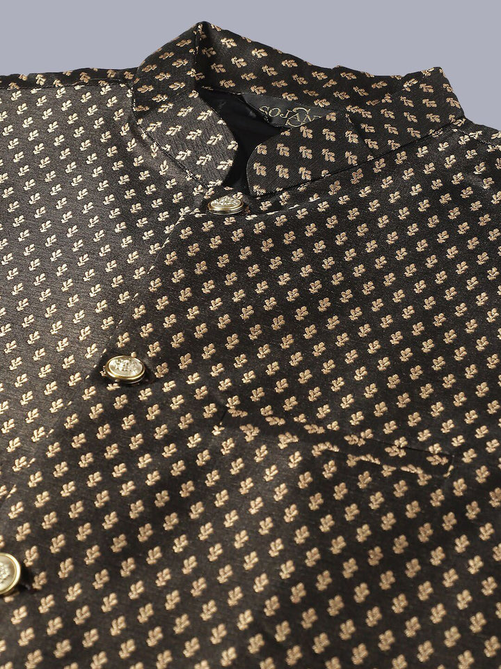 SOJANYA Kurta Kerja Benang Biasa Motif Etnik Bersulam Dengan Jaket Churidar & Nehru