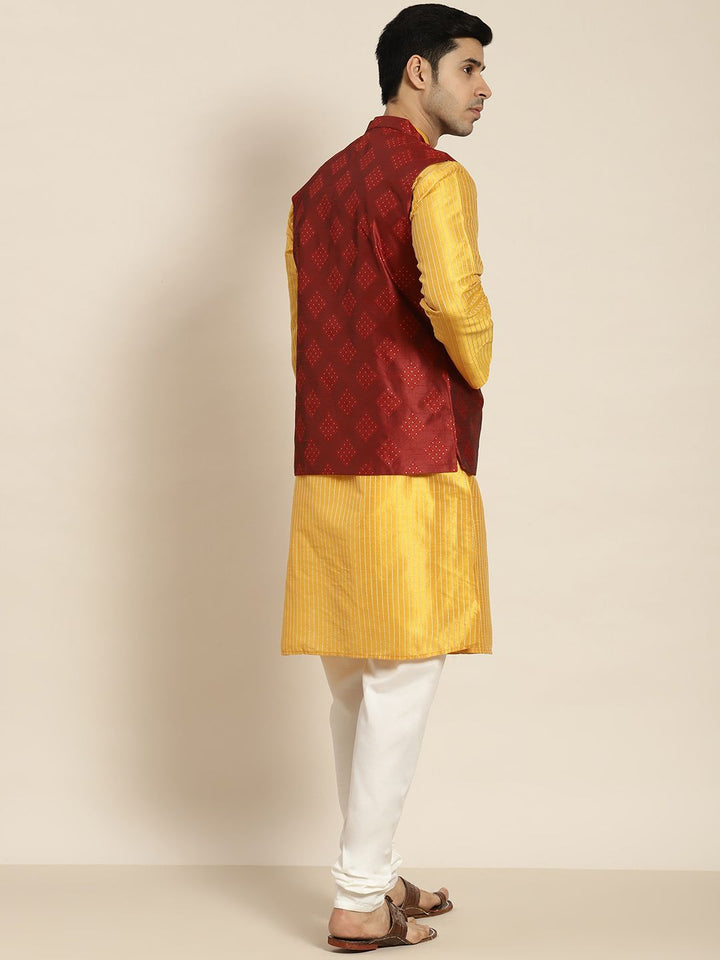SOJANYA Kurta Rekaan Tenunan Lelaki dengan Churidar dengan Jaket Nehru