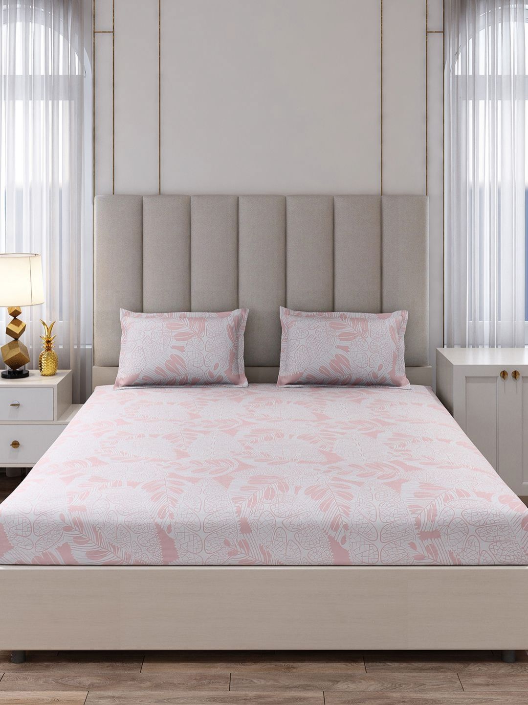 Monte Carlo Peach-Coloured & White Floral Printed 130 TC King Bedsheet Set 2.75 m x 2.75 m