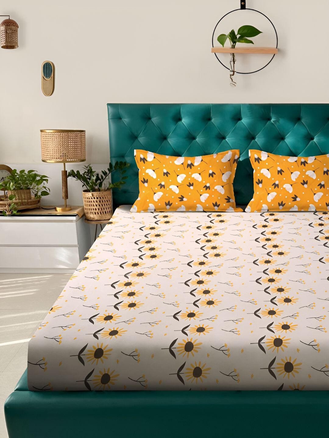 KLOTTHE Peach Floral Cotton 300 TC King Fine Bedsheet with 2 Pillow Covers-98 x 89 inches