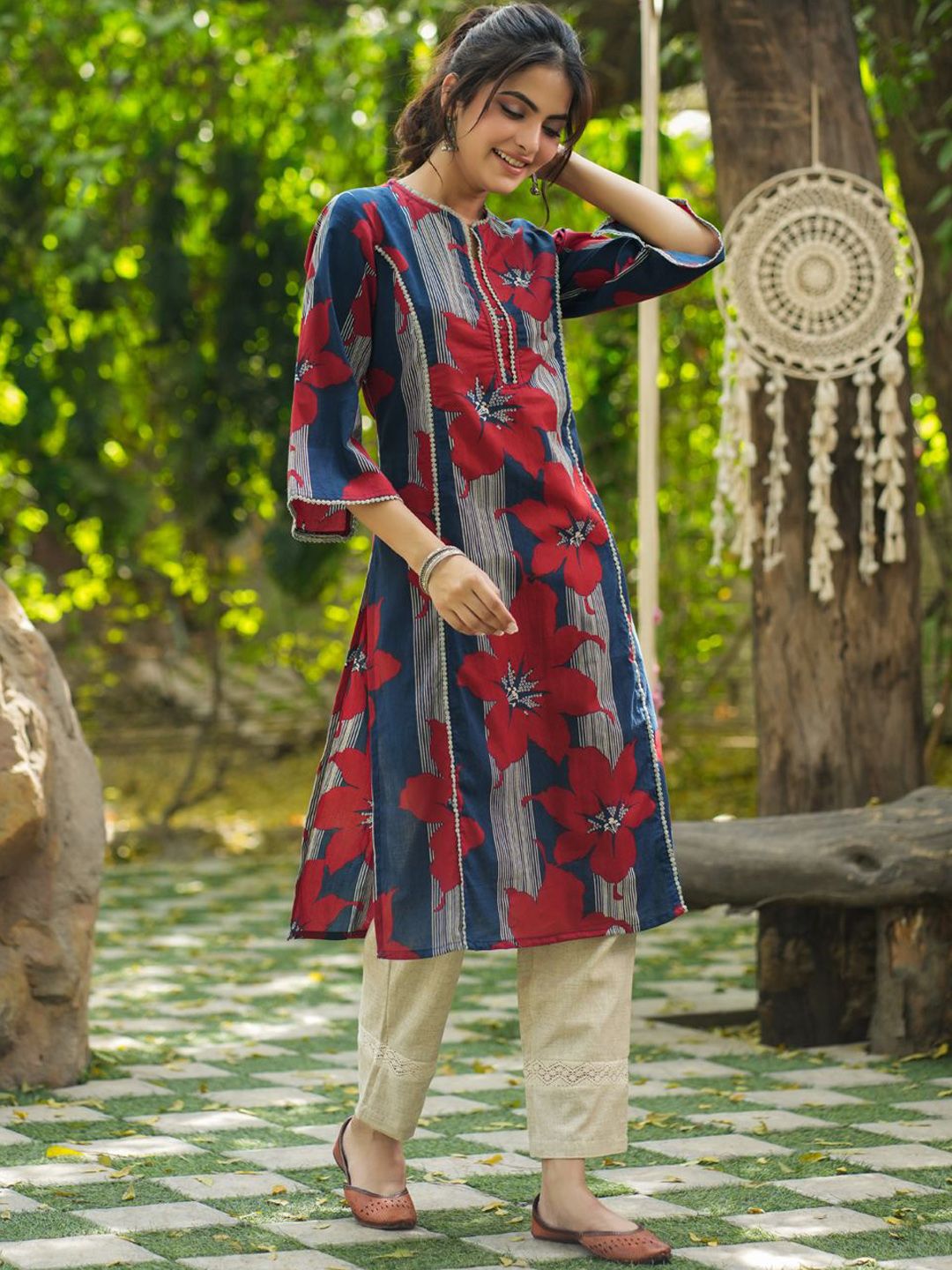 Rain & Rainbow Notch Neck Embroidered Straight Kurta