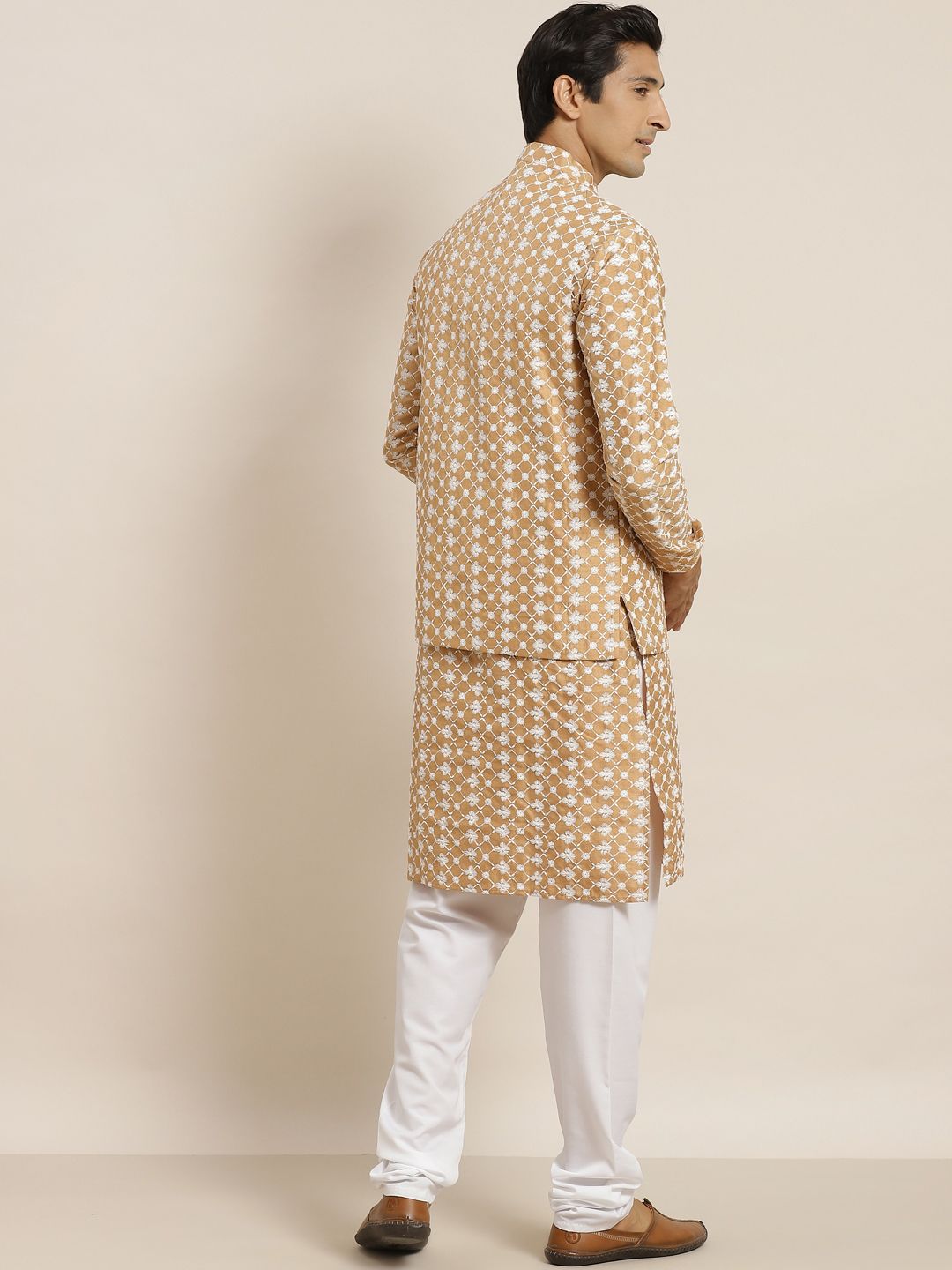 SOJANYA Men Beige & White Ethnic Motifs Embroidered Kurta with Churidar & Jacket