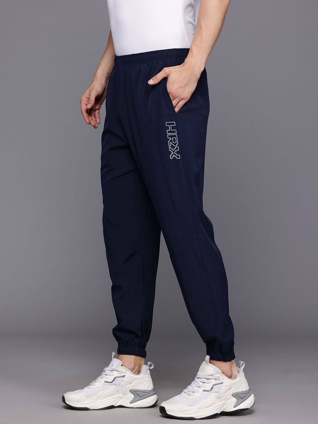 HRX by Hrithik Roshan Men Regular-Fit Brand-Logo Print  Joggers