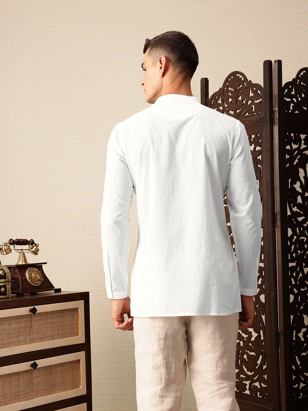 House of Pataudi Floral Embroidered Mandarin Collar Pure Cotton Jashn Kurta