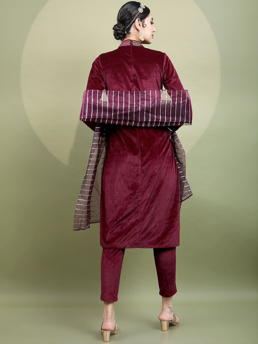 Vishudh Magenta Floral Embroidered Mandarin Collar Kurta with Trousers & Dupatta