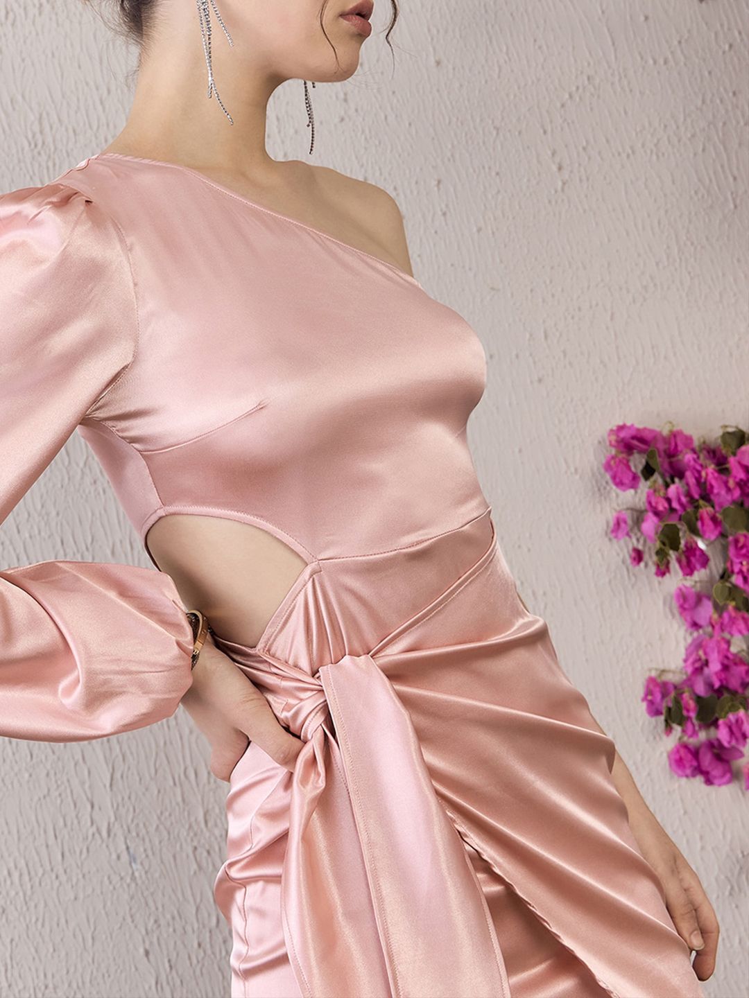 Berrylush Solid One Shoulder Puff Sleeves Cut-Outs Satin Sheath Dress