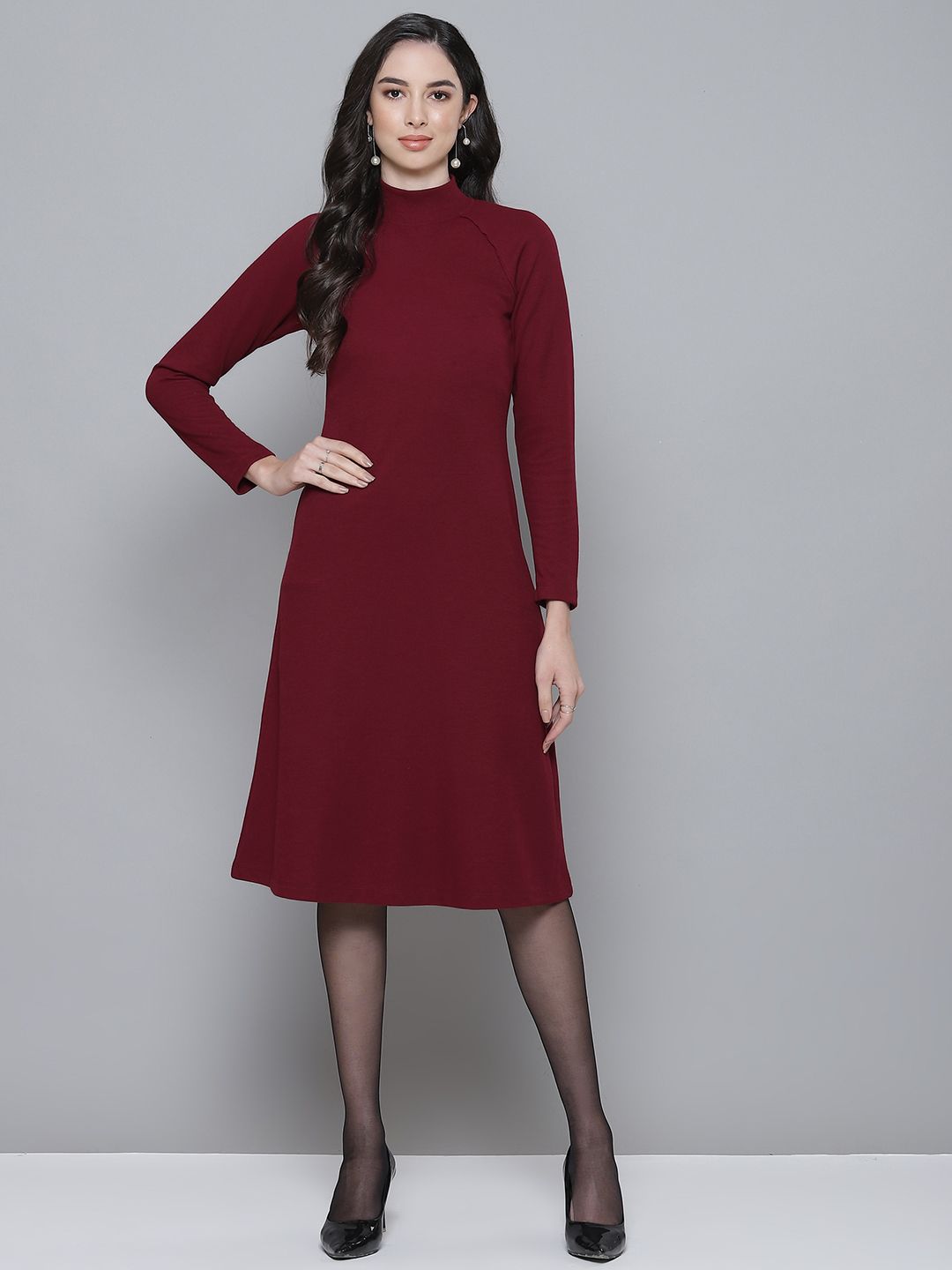 Gaun A-Line Berusuk Maroon SASSAFRAS
