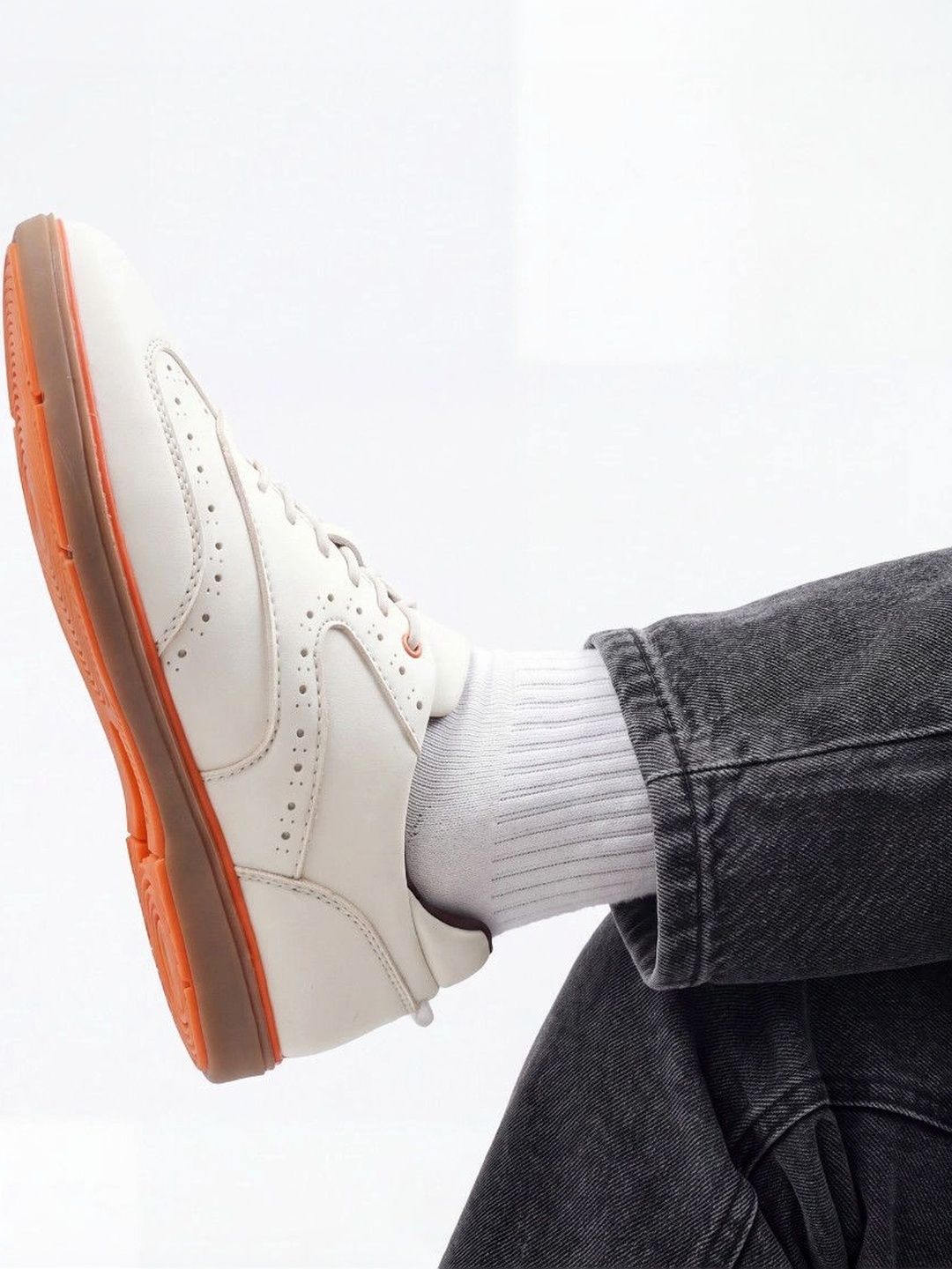 MONKSTORY Men Perforations Sneakers