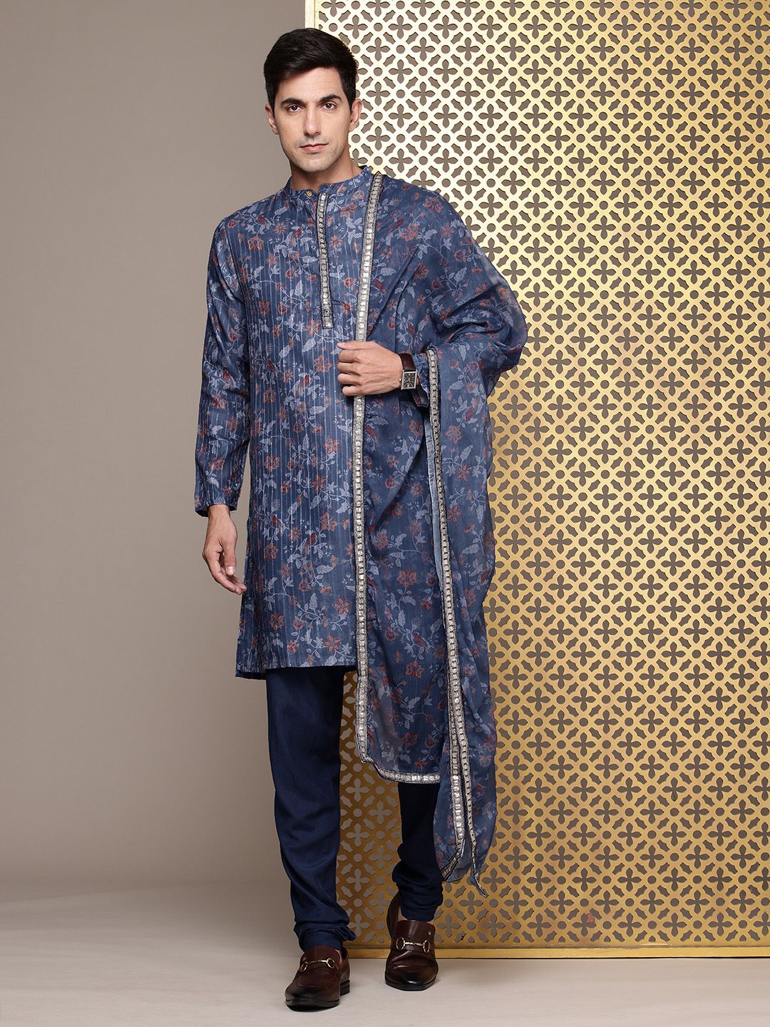House of Pataudi Floral Printed Sequinned Jashn Kurta with Churidar & With Dupatta
