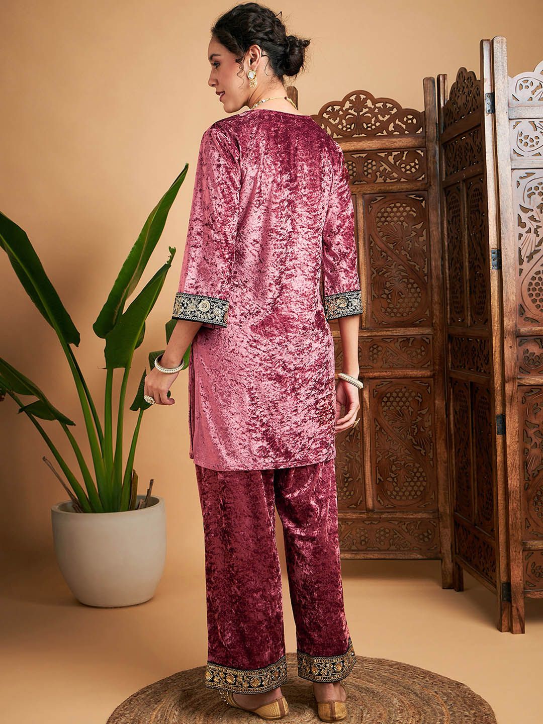 Shae by SASSAFRAS Embroidered Square Neck Regular Sequinned Velvet Kurti With Trousers